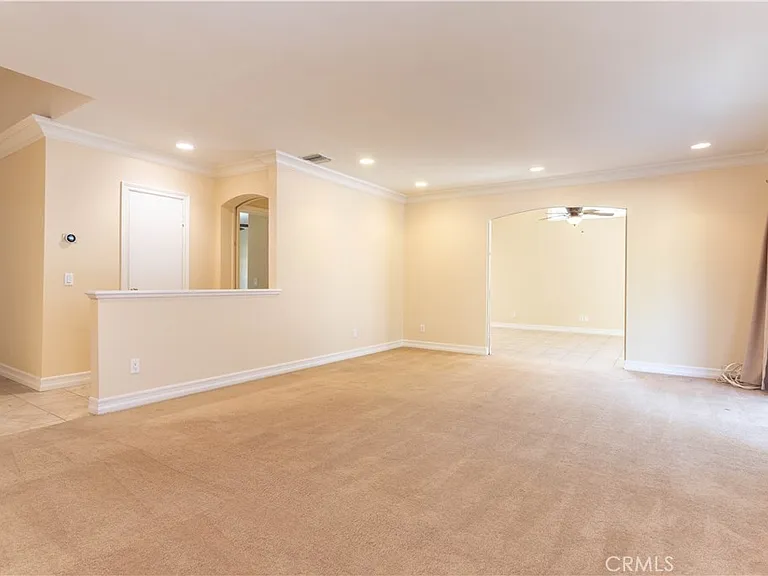 11761 Encino Ave — Photo 4