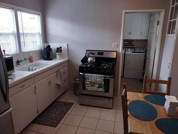 3rd image of 1730 King St