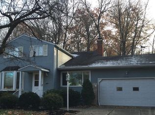24679 Theresa Ln, North Olmsted, OH 44070