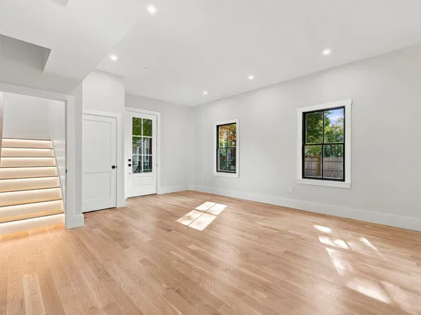 93 Moreland St Unit 2, Roxbury, MA 02119