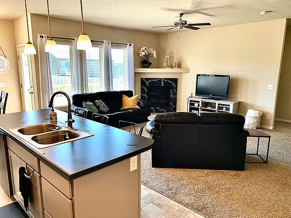 Gas, quartz fireplace