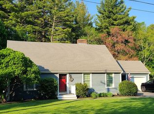 6 Mitchell Rd, Lynnfield, MA 01940