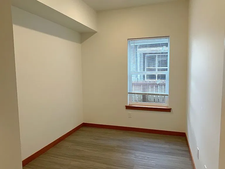 1205 N Garden St — Photo 8