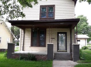 1027 4th St, Fairbury, NE 68352