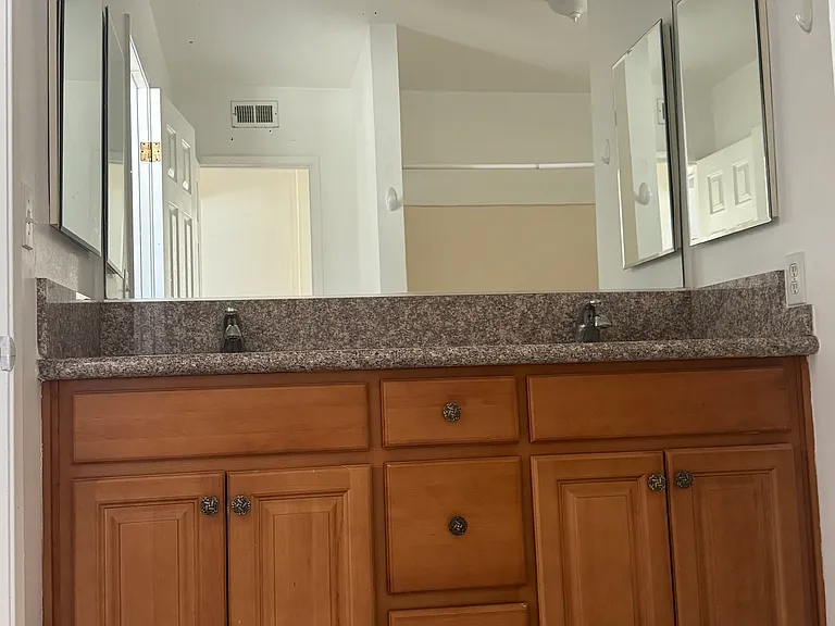 2707 Amanda St #A — Photo 7