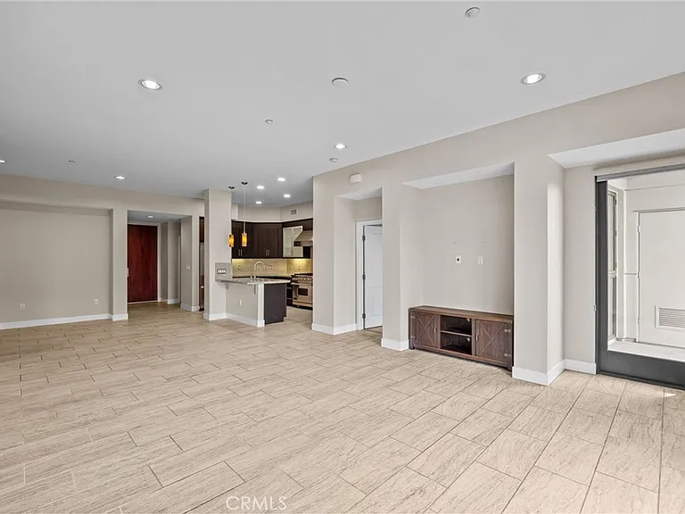 402 Rockefeller #305 — Photo 10