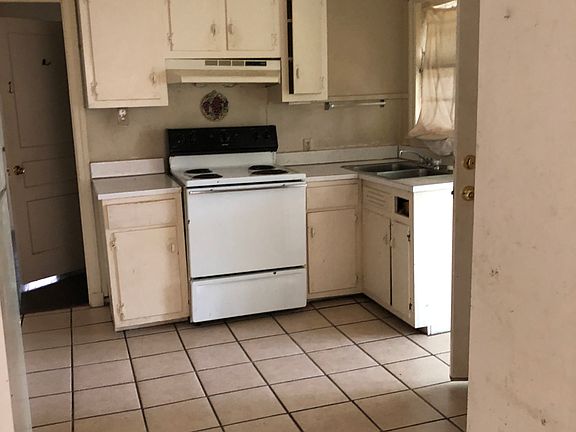 3rd image of 1437 Salem St