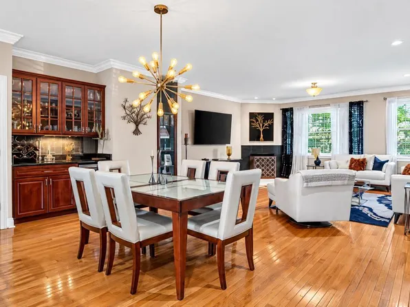 102 Dickinson St, Philadelphia, PA 19147