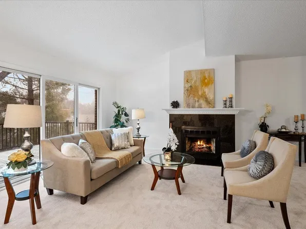 13187 Royal Pines Dr, Saint Louis, MO 63146