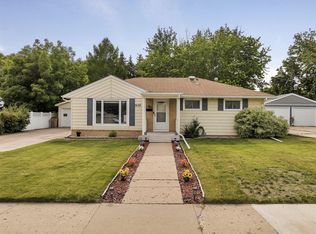 1628 6th St SW, Minot, ND 58701