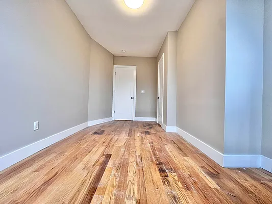 Rented by ERNY LLC | media 9