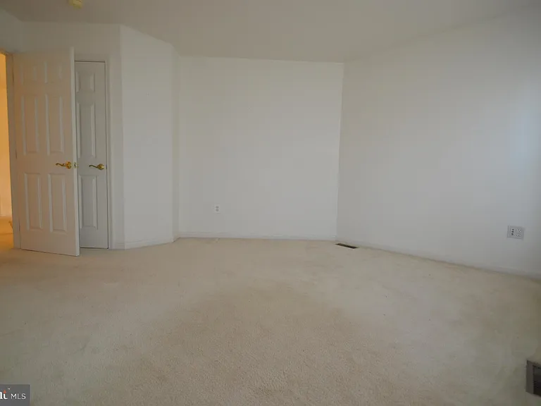 325 Winter Walk Dr — Photo 35