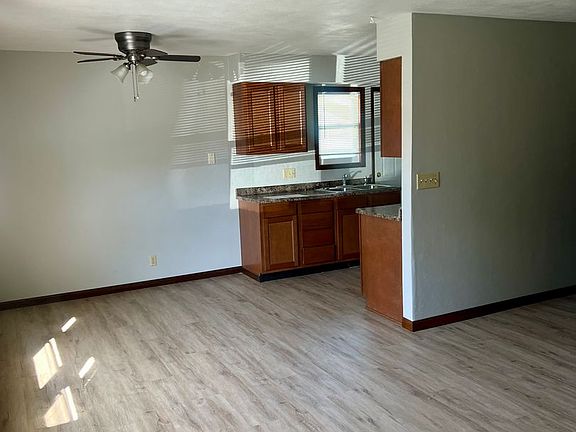 4th image of 408-410 3rd Ave N