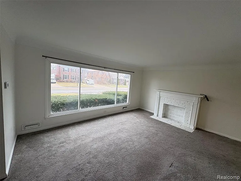 1079 Emmons Blvd — Photo 10