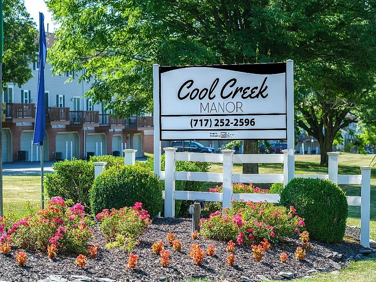 Cool Creek Manor — Photo 5