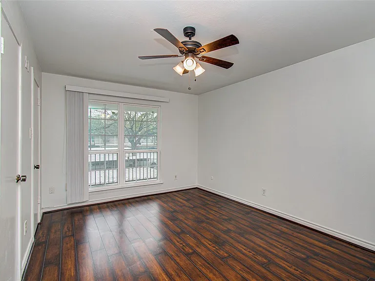 12633 Memorial Dr #152 — Photo 5