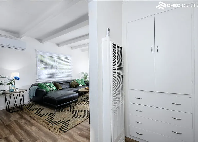 415 Baker St — Photo 11
