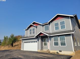 195 Armande Loop, Roseburg, OR 97471