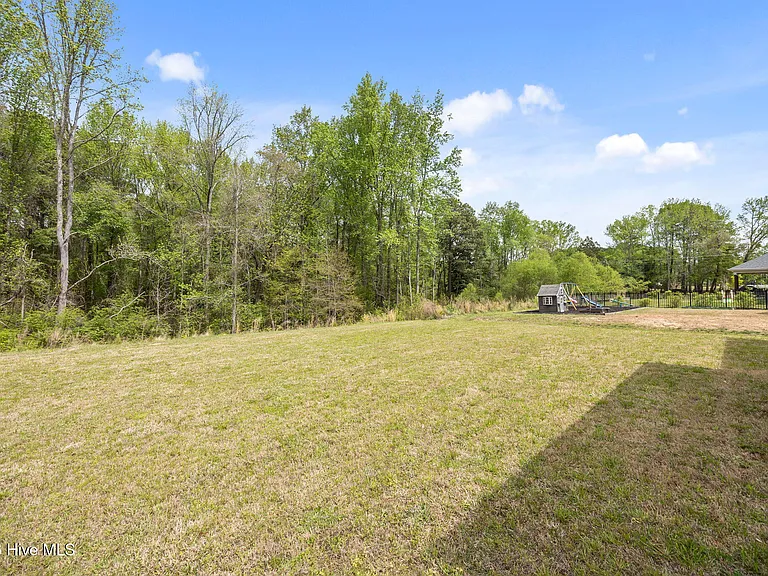 324 Dunston Rd — Photo 40