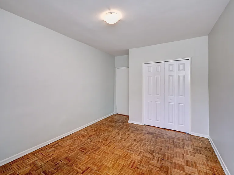 392 Dolph St S — Photo 15
