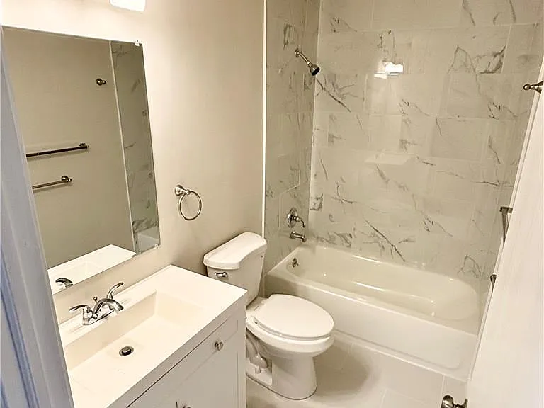 15 W Chestnut St — Photo 12