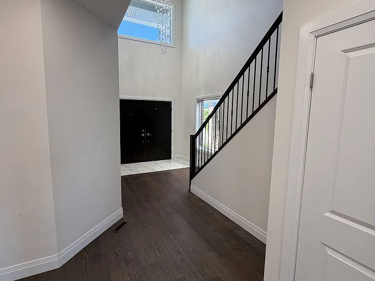 2910 Biddulph St #UPPER — Photo 3