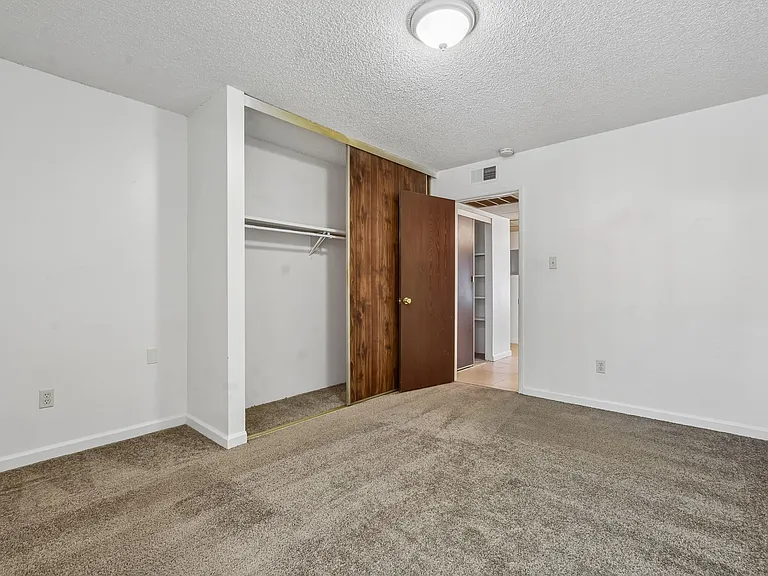 Alvarado Parkside — Photo 16