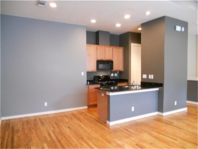 1st image of 4044 Center St #4044