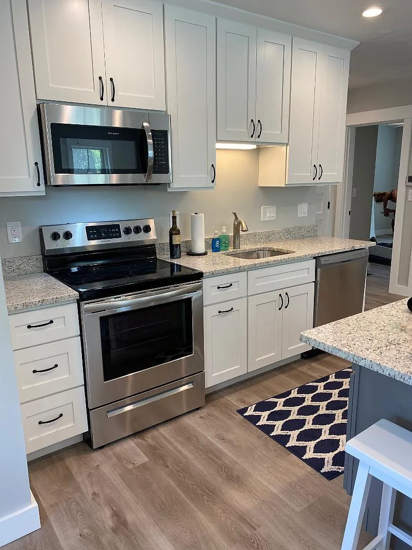 2 bed, 1000 sqft, $2,300 — Photo 3