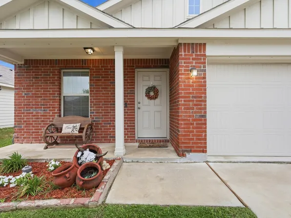 412 Falling Star Dr, Haslet, TX 76052