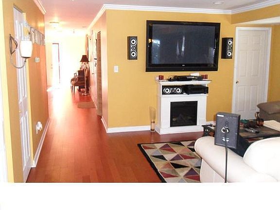2nd image of 811 Kirkwood St