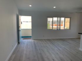 320 11th St, Manhattan Beach, CA