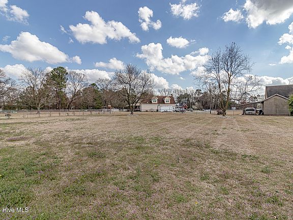 4th image of 2806 Indian Springs Road