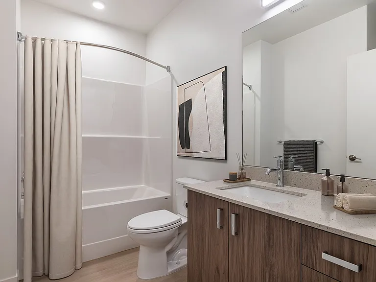 1075 Lenora — Photo 32