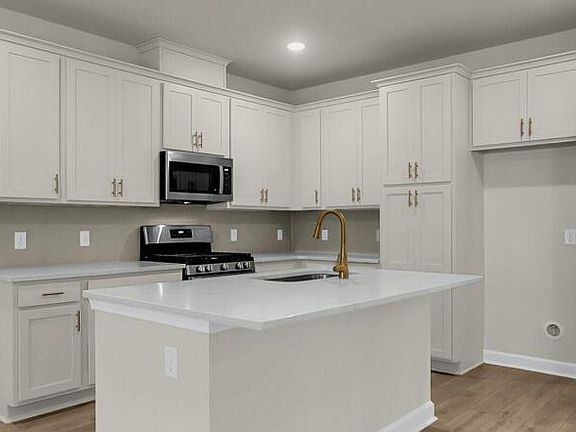 5th image of 5070 Blackberry Ln