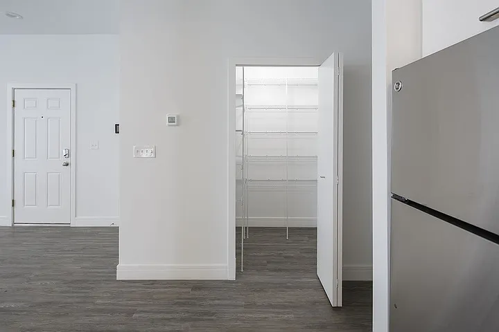 5487-5491 S. Hyde Park Boulevard — Photo 34