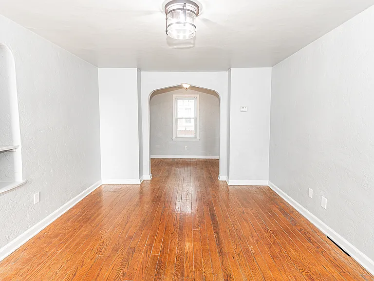 1104 Shadycrest Dr — Photo 16