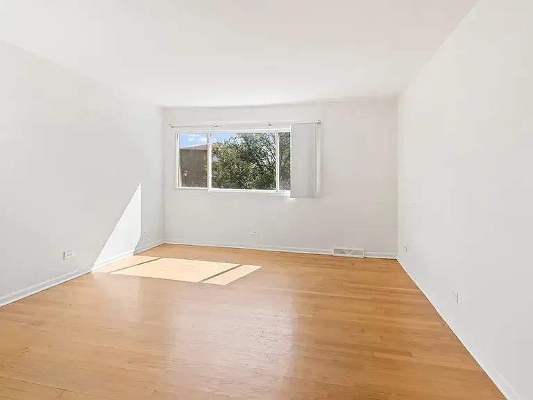 112 Surrey Dr — Photo 12