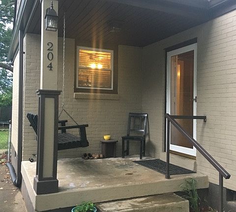 2nd image of 204 S Meadow Cir