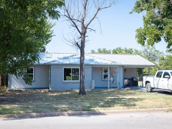 1402 W Elliott St, Breckenridge, TX 76424