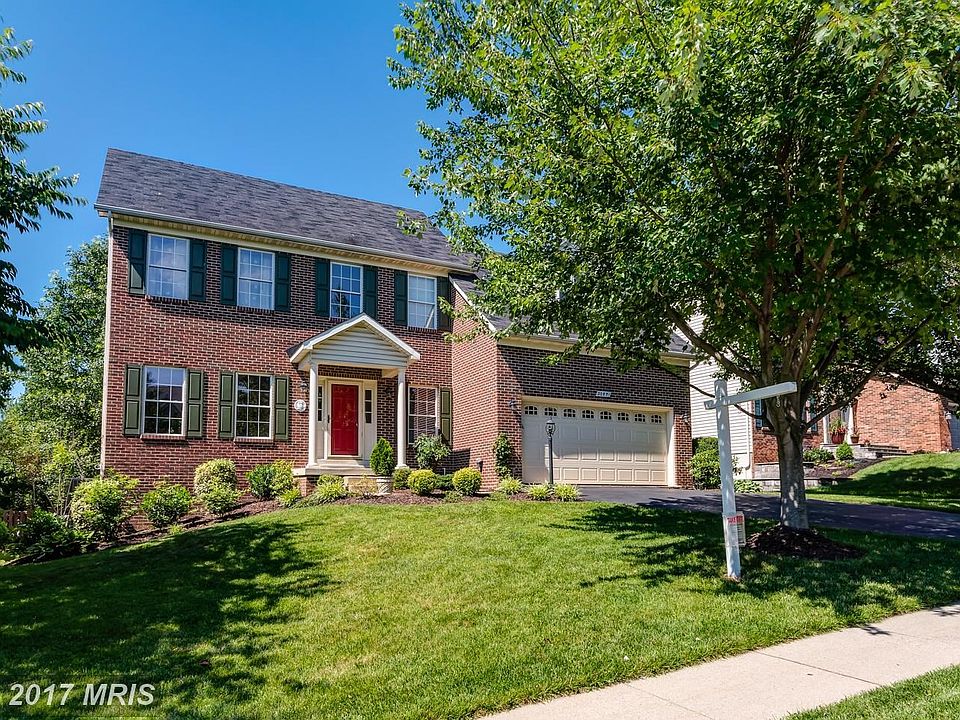 Welcome Home to 20851 Blythwood Ct in Ashburn Farm