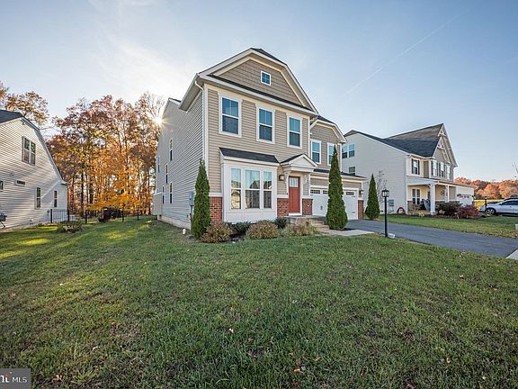 2nd image of 6863 Lake Anne Ct