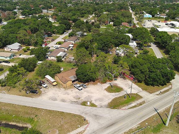 2nd image of 902 Angle Road