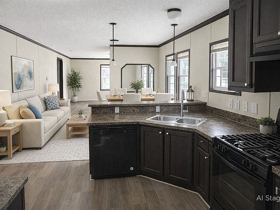 3rd image of 197 Mayfair Rd #166
