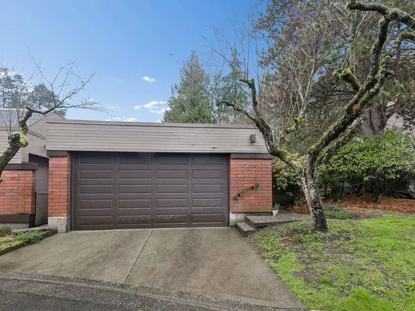 6561 Pinehurst Dr, Vancouver, BC V5X 4N9