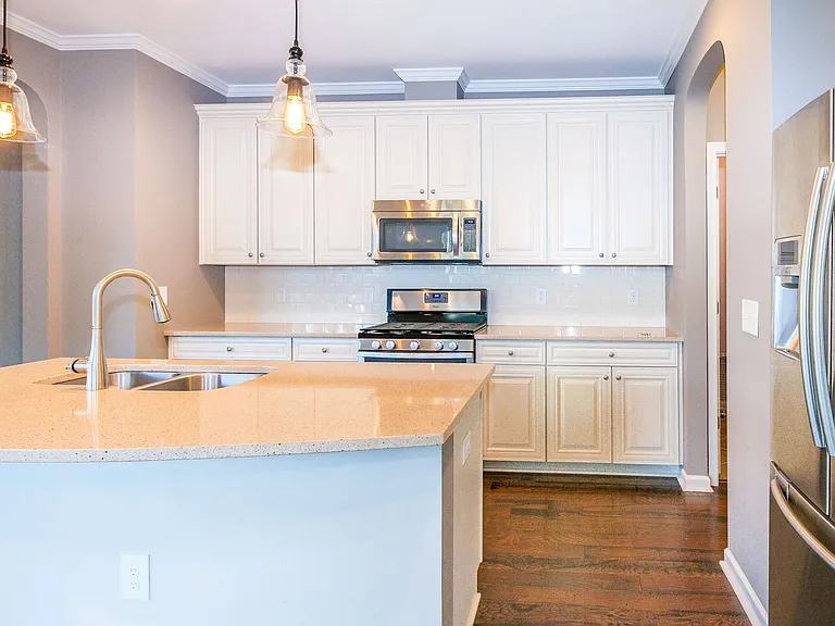 5818 Glenmore Garden Dr — Photo 12
