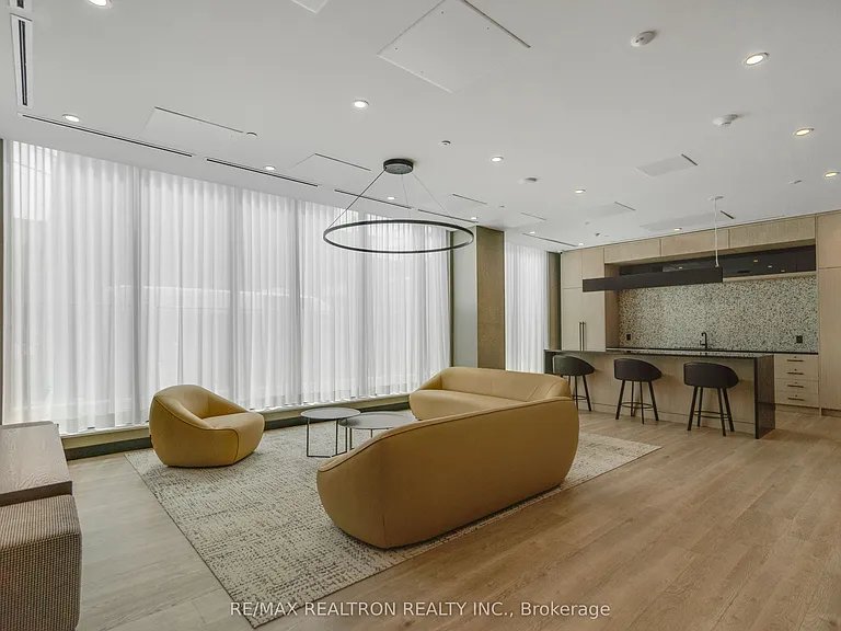 664 Spadina Ave #205 — Photo 9