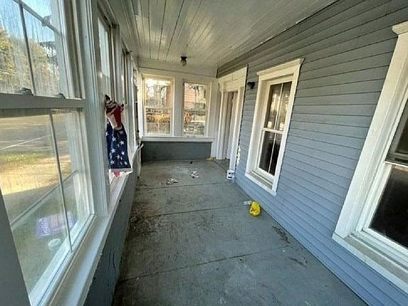 2nd image of 537 Main St