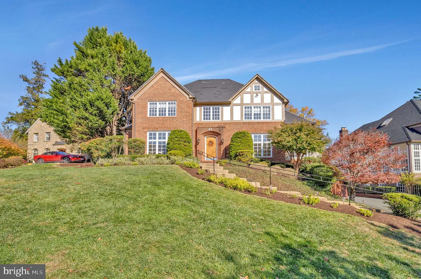 1655 Kalmia Rd NW photo 1