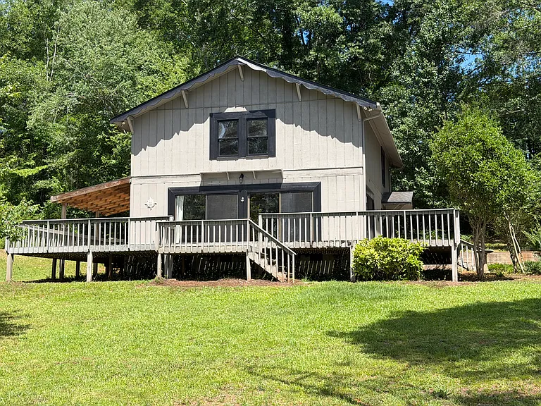 360 Jennings Rd — Photo 1